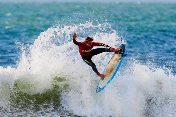destinos locos para surfear