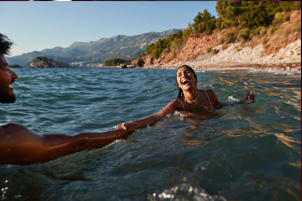 las mujeres que dan el primer paso
