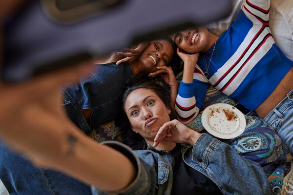 las mujeres que dan el primer paso