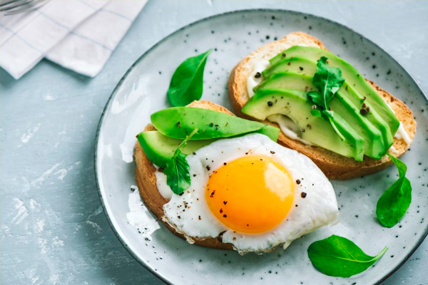 comer huevos caducados