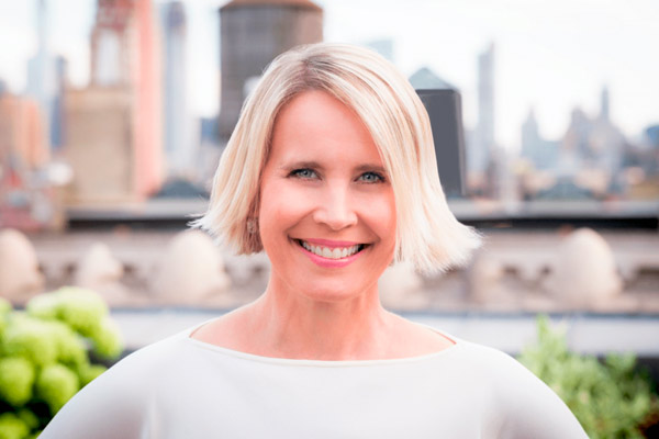 asistentes virtuales utilizan voces femeninas