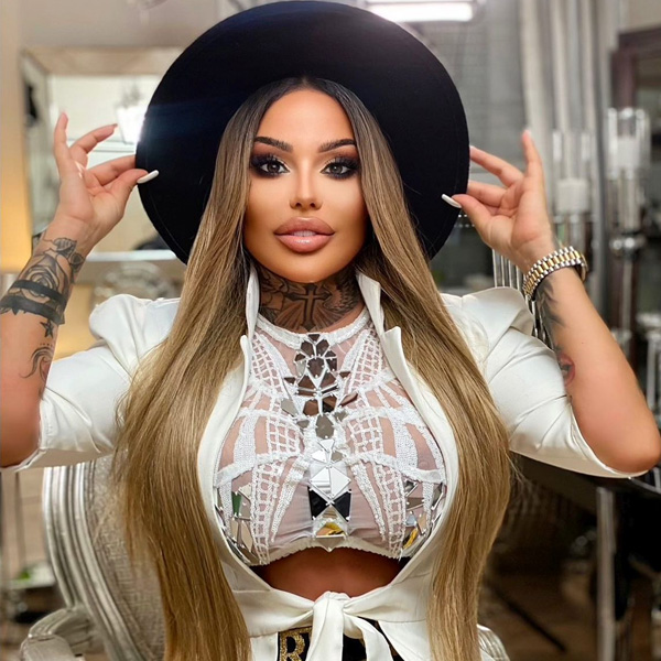 gasta millones en cirugía plástica