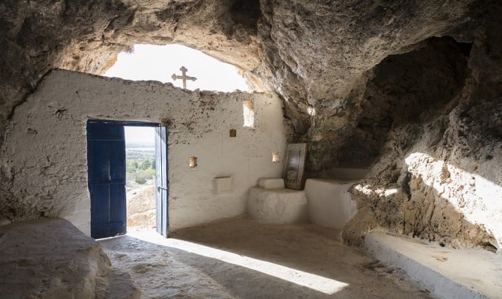 Agioi Saranta, Protaras, Chipre |: 17 iglesias rupestres increíblemente hermosas en todo el mundo | bayas de cerebro