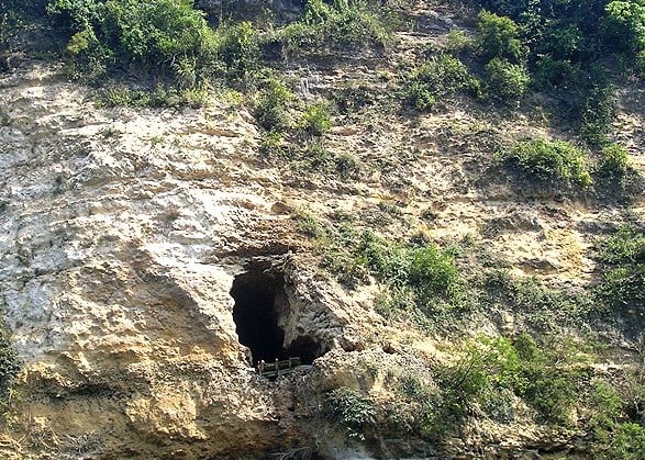 Capilla Cueva del Callao, Filipinas Exterior |: 17 iglesias rupestres increíblemente hermosas en todo el mundo | bayas de cerebro