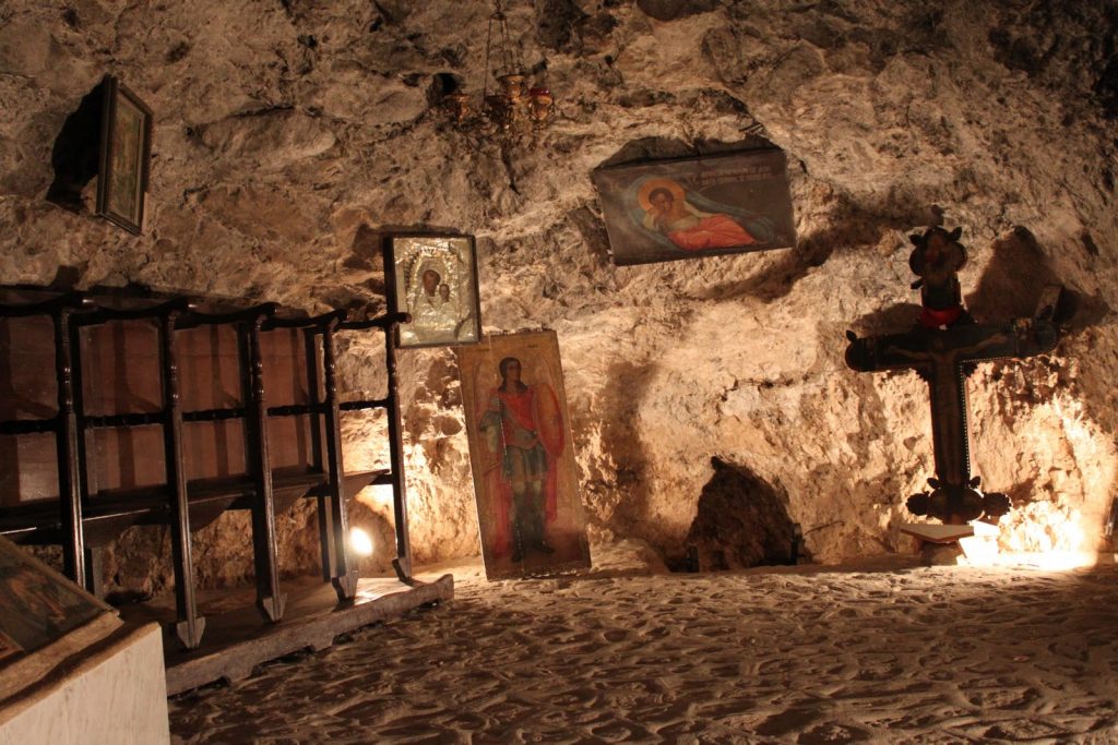 Templo de la Tentación, ciudad cisjordana de Jericó 17 iglesias rupestres increíblemente hermosas en todo el mundo | bayas de cerebro