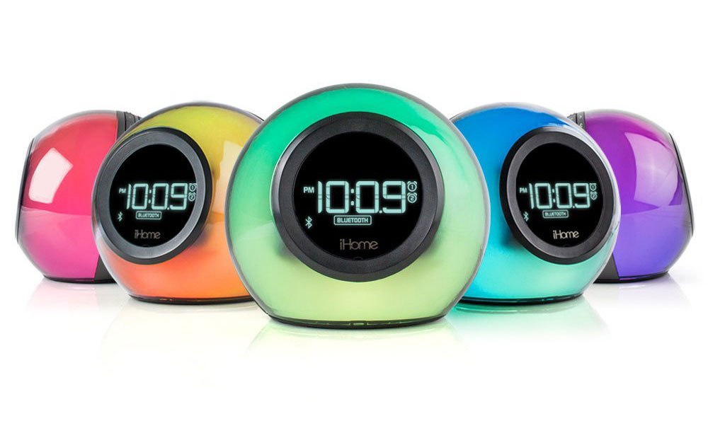  iHome Bluetooth Reloj despertador dual que cambia de color Radio FM | 6 gadgets sencillos y útiles para tu vida diaria