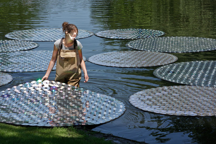 El Lago de los Discos |: 10 instalaciones de arte más importantes | bayas de cerebro