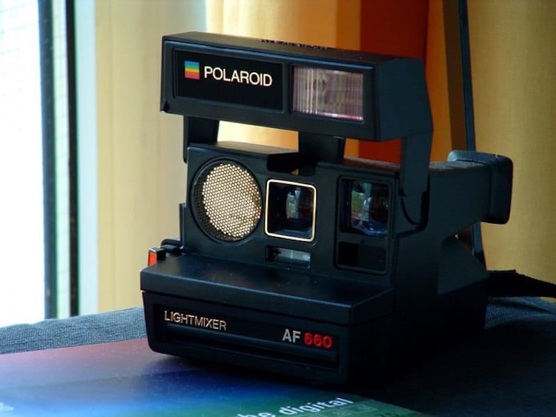 Polaroid Sol AF 660 |: Los 8 mejores gadgets de los años 80 que definieron una década | bayas de cerebro