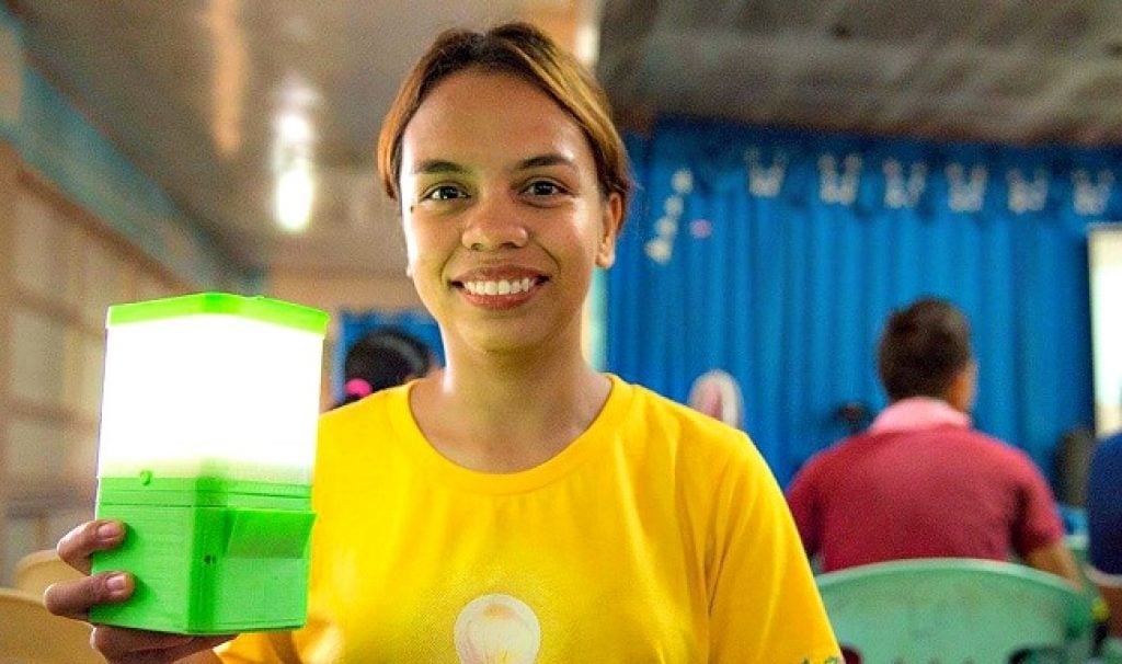 Gadgets e inventos que pueden salvar nuestro planeta | Lámpara de agua salada |: CerebroBerry: