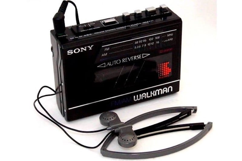 Walkman de Sony | Los 8 mejores gadgets de los años 80 que definieron una década | bayas de cerebro