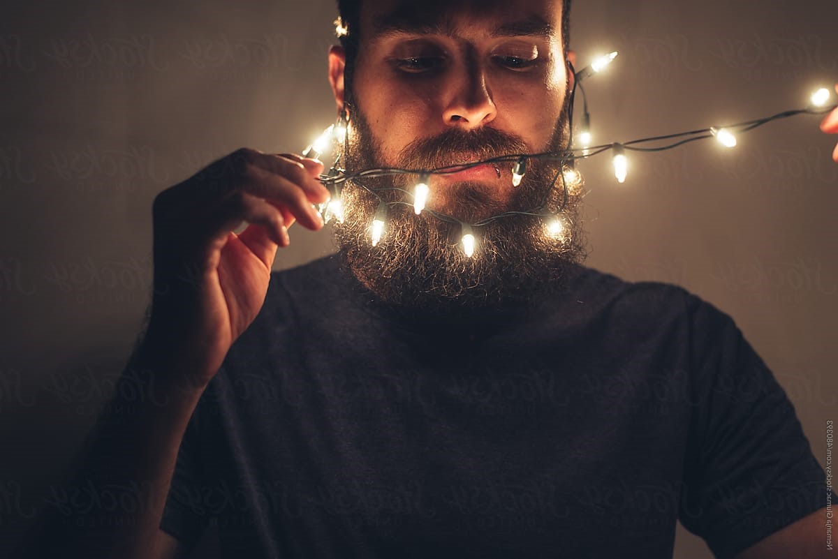 Cúbrete la barba con pequeñas luces navideñas #7 | CerebroBerry: