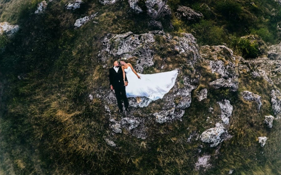 Fotografía de bodas con drones |: bayas de cerebro