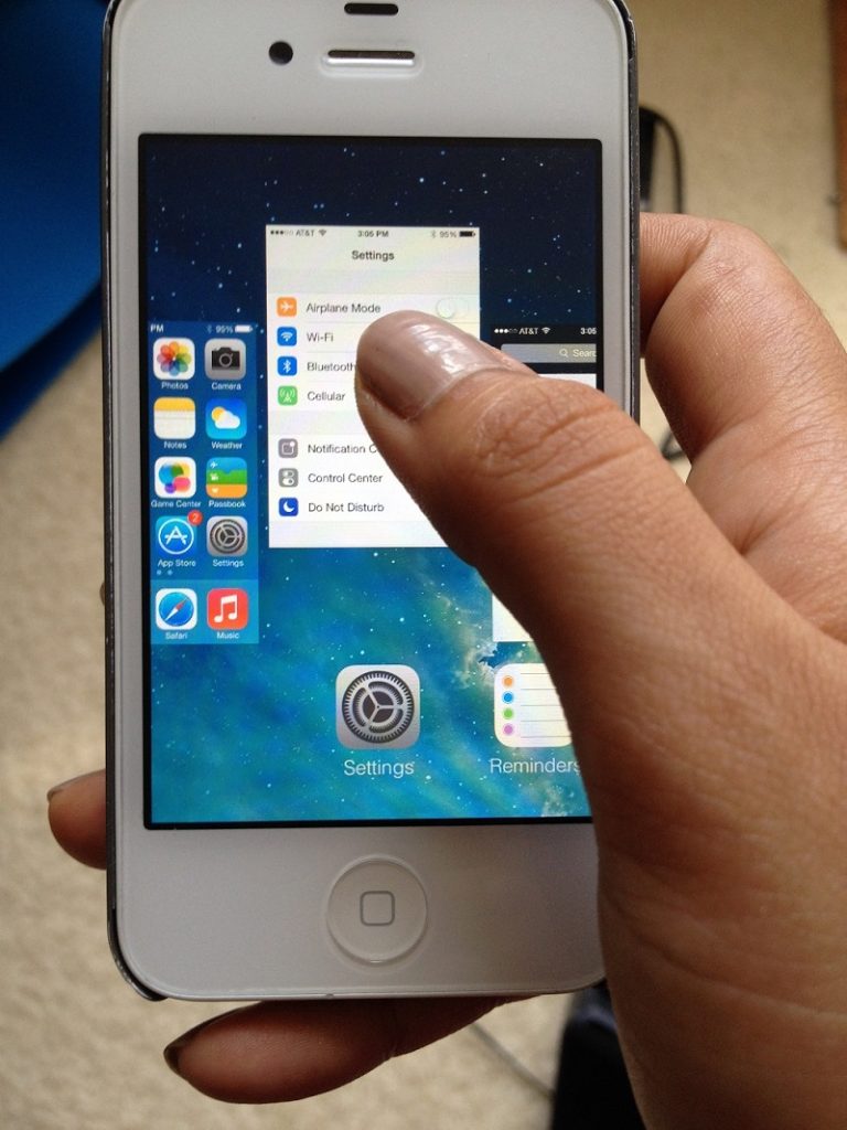 Elimina aplicaciones recientes o en segundo plano | 7 cosas que deberías dejar de hacer con tu teléfono | bayas de cerebro