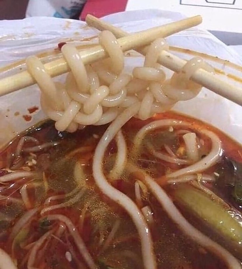 La mejor forma de comer fideos | El arte de la comida exigente @TotallyGourmet | bayas de cerebro