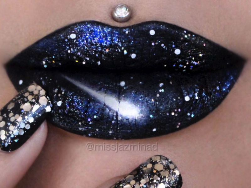 Maquillaje-pintor-use-its-lips-a-canvas-por miniatura-mannature-Mondepieces-07