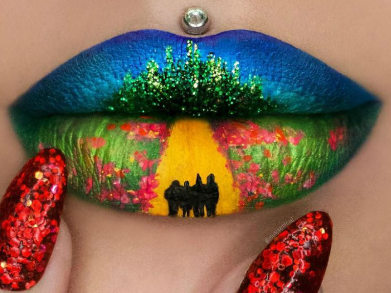 Maquillaje-artist-use-its-lips-a-canvas-miniature-mannature-meonderpiEs-11