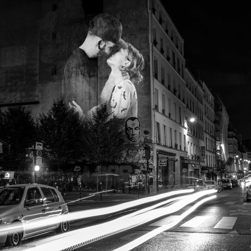 Retrat-love-birds-kiss-street-street -02