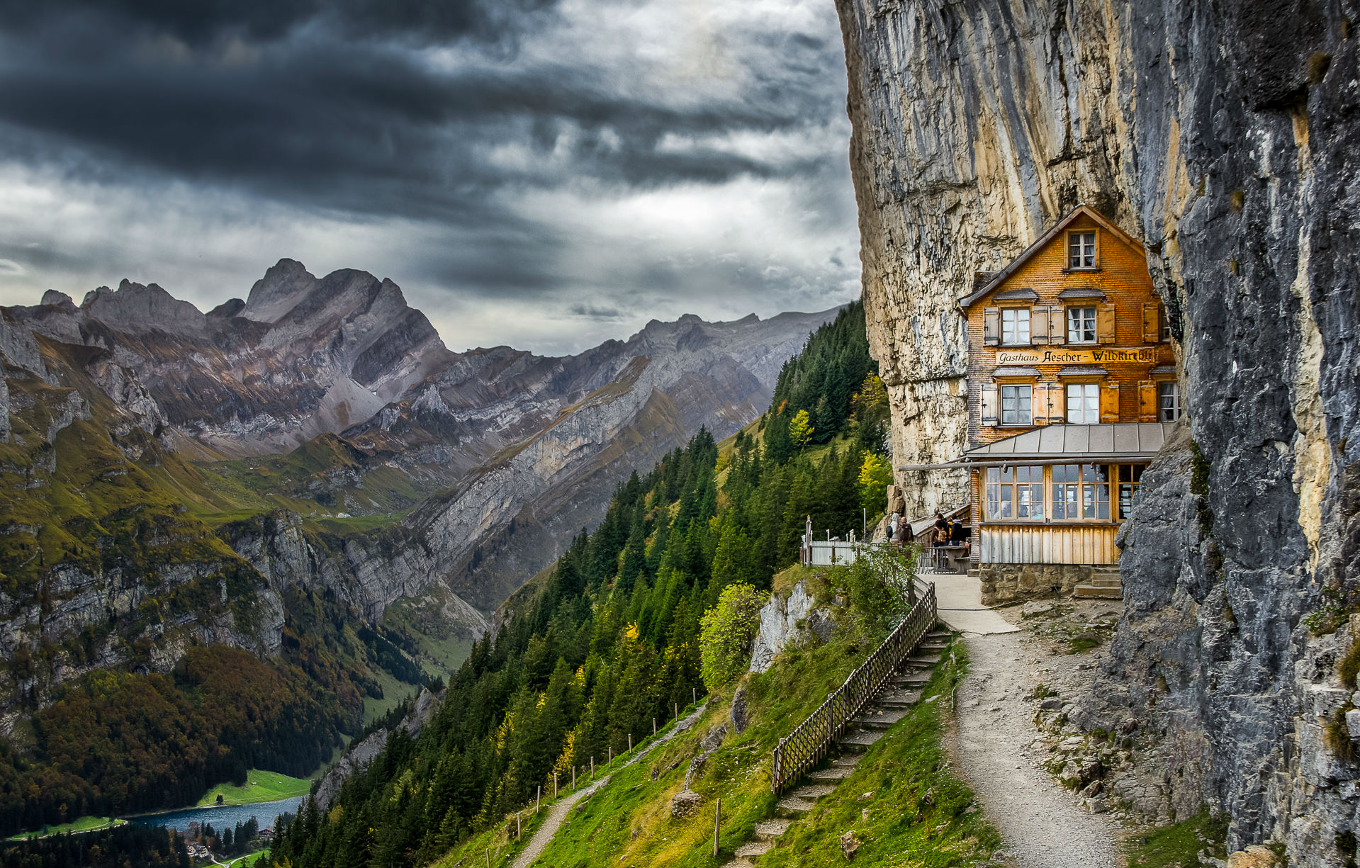 6) Aescher, Suiza