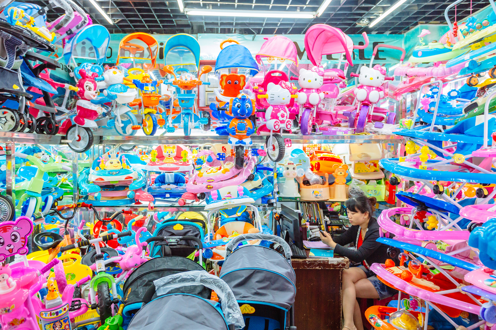 Pam en la Brand City de China, Yivu, China.