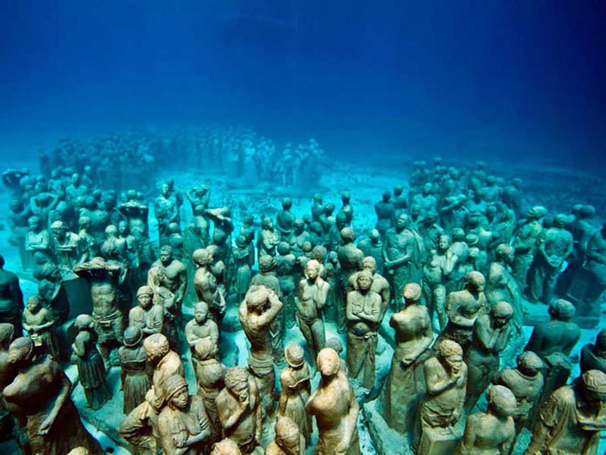 Astonishing_underwater_museum_in_cancun_mexico_03