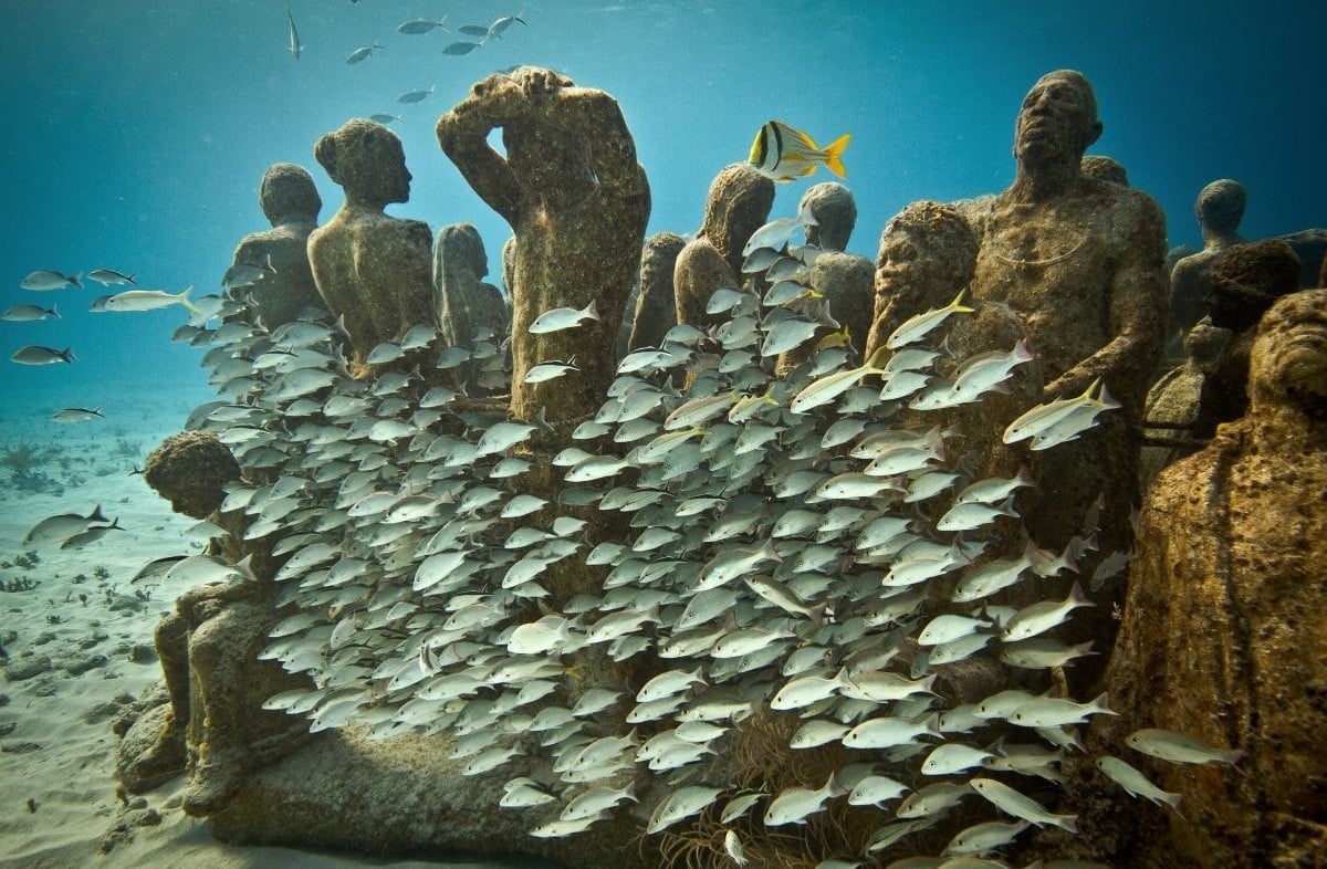 astonishing_underwater_museum_in_cancun_mexico_05