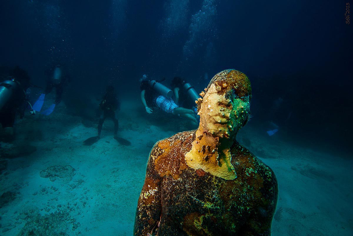 astonishing_underwater_museum_in_cancun_mexico_08