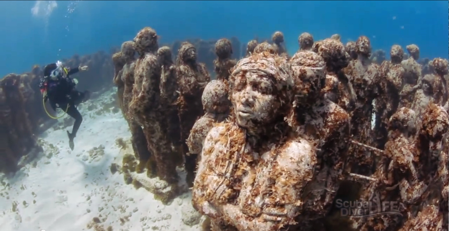 Astonishing_underwater_museum_in_cancun_mexico_10