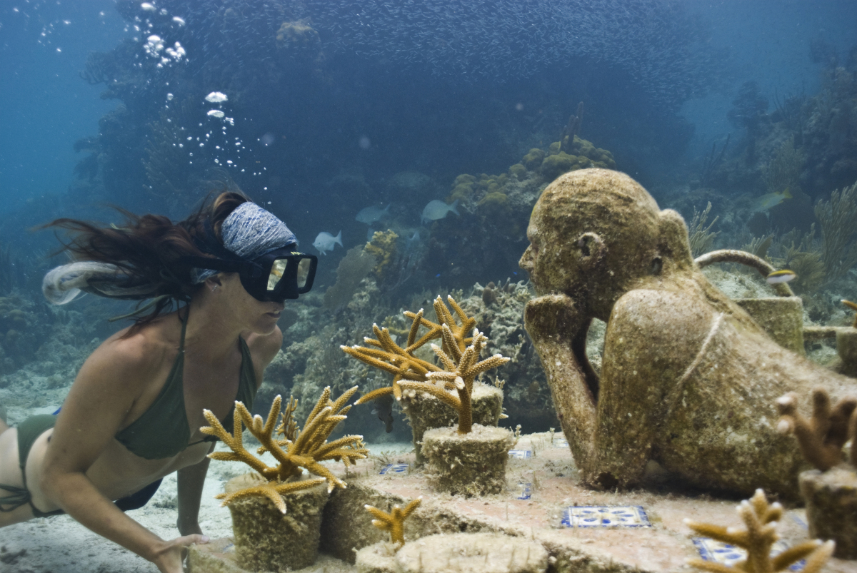 Astonishing_underwater_museum_in_cancun_mexico_14