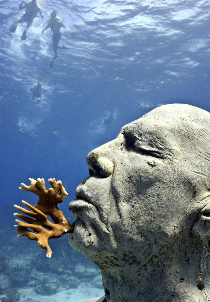 Astonishing_underwater_museum_in_cancun_mexico_17