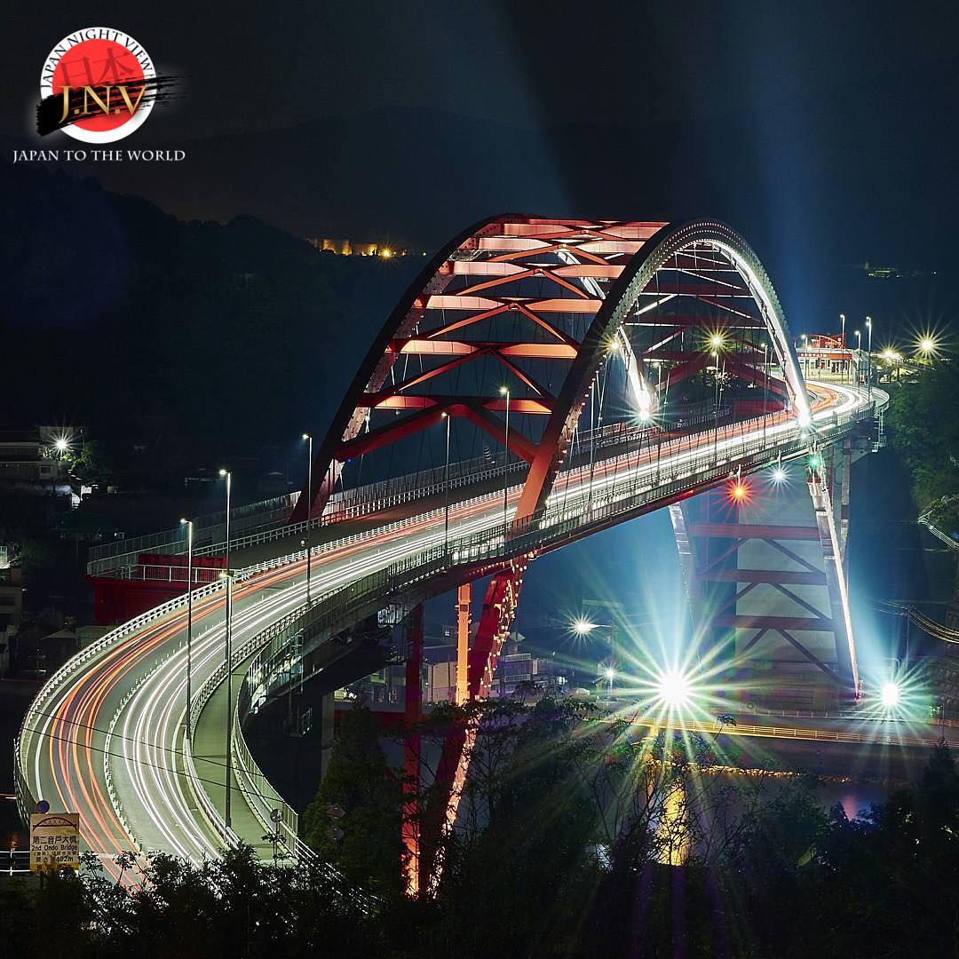 Japoneses-inespamentos-cuenta-behind-30