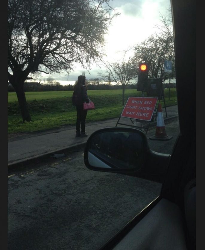 personas que han tomado letreros demasiado literalmente 8