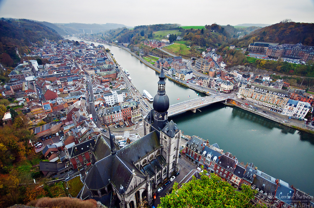 Río Meuse, distante, Bélgica