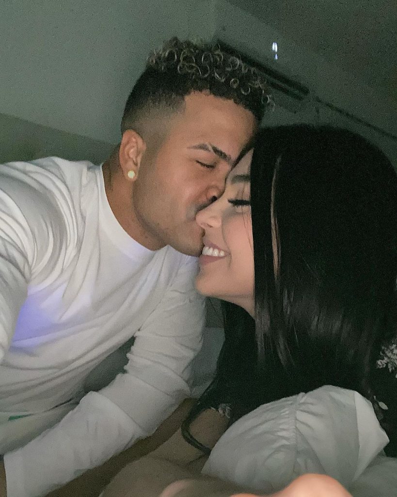 Yomil y Daniela Reyes