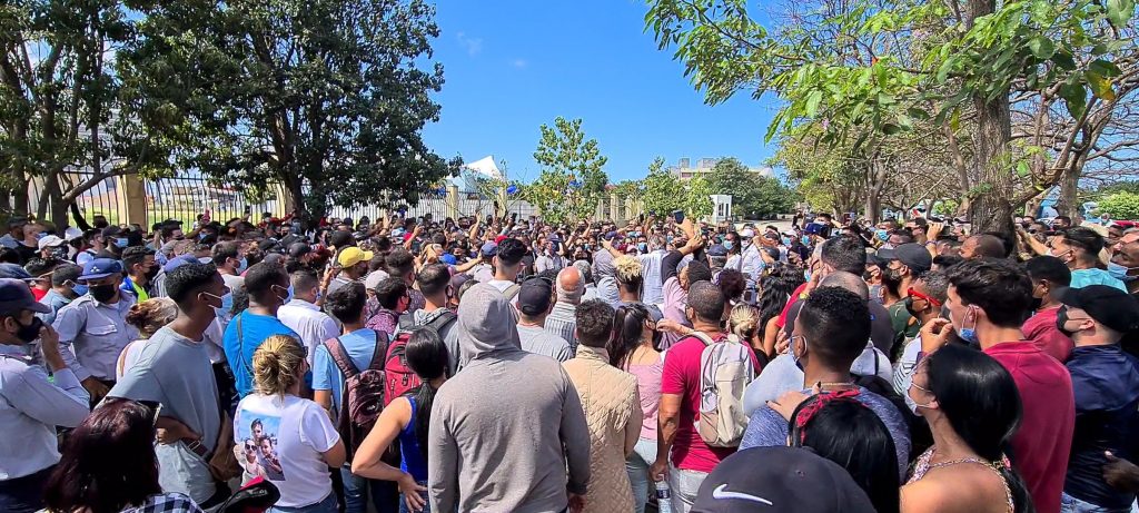 cubanos en embajada costa rica