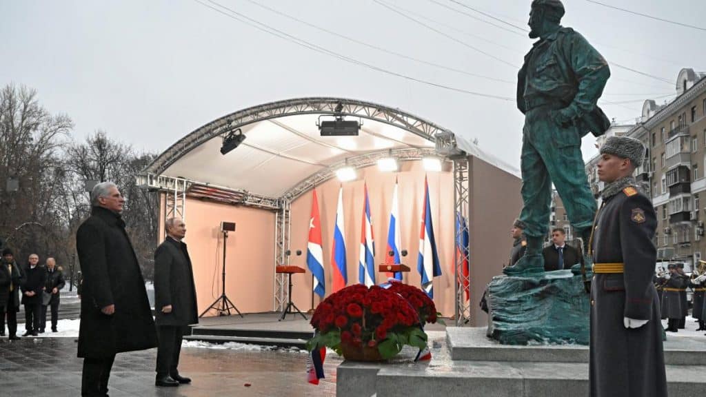 estatua de fidel en rusia