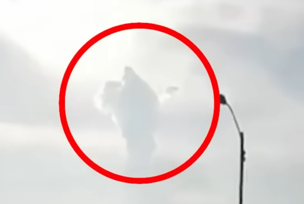 Aglomeraciones de nubes en el cielo con forma de Jesús