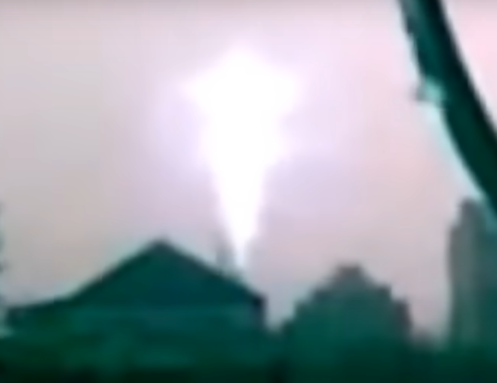 Forma de Jesús aparece en el cielo de forma brillante