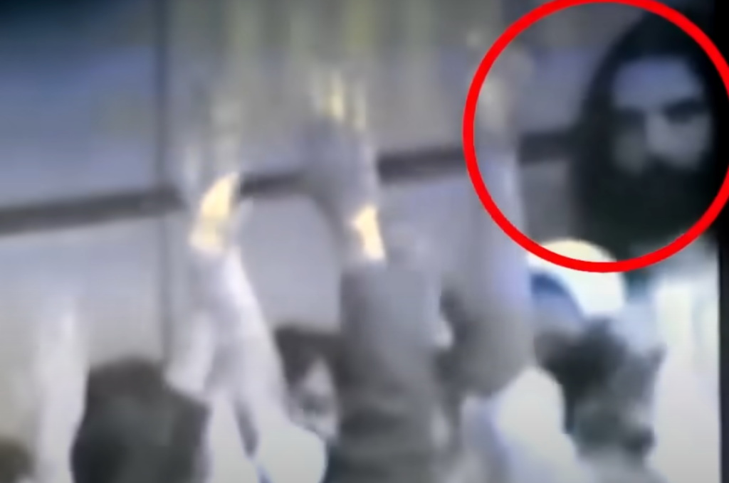 Jesús hace aparición en una iglesia